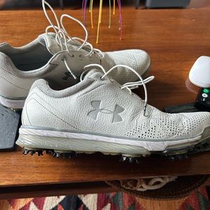 Under armour tempo tour golf shoe.